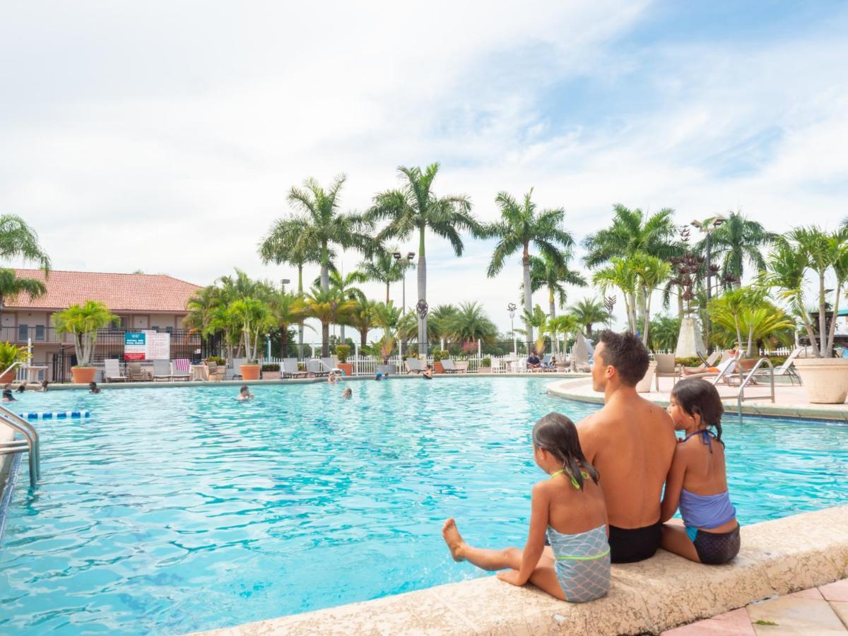 Royal Inn Hotel Royal Palm Beach Eksteriør billede