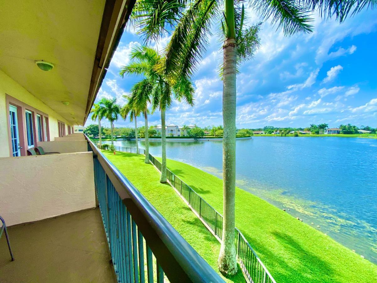 Royal Inn Hotel Royal Palm Beach Eksteriør billede